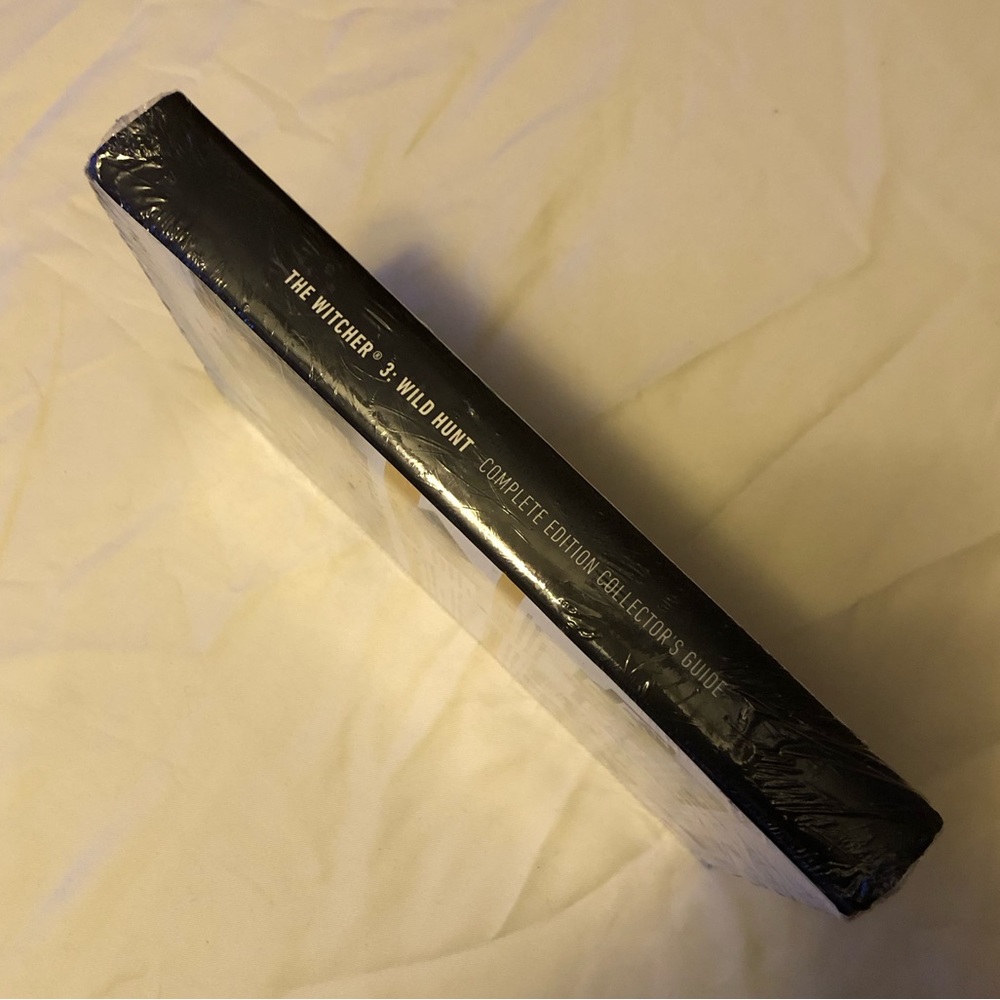The Witcher WILD HUNT Complete Edition Collector’s Guide - Picture 4 of 13